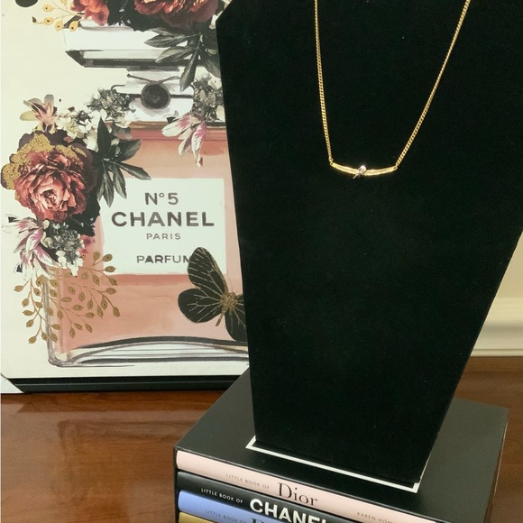 Pristine Nina Ricci Necklace - Picture 2 of 8